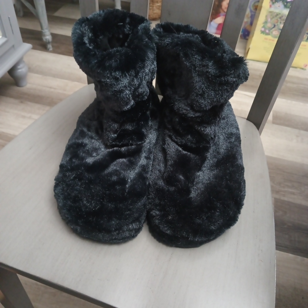 Cozy Black Faux Fur massage and vibrating Slippers
